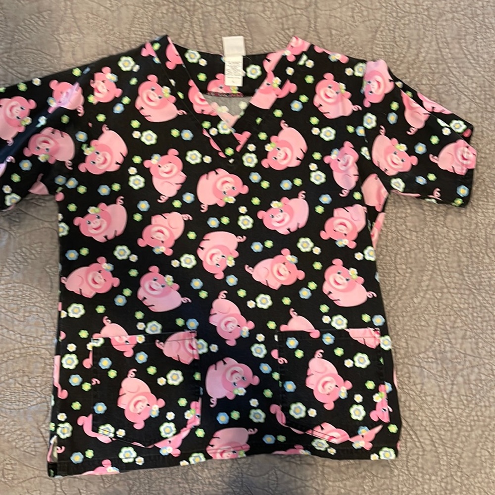 Uniform Advantage Scrub Top